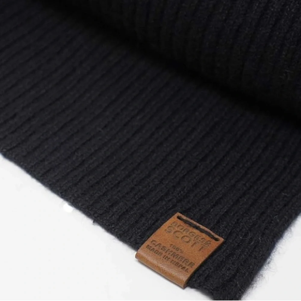 Scott stylish black
